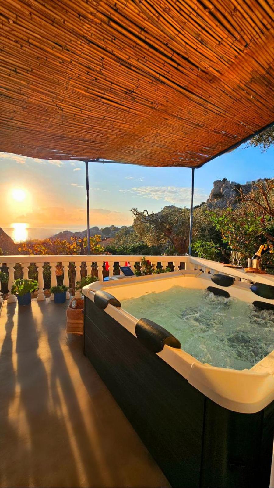 Feriehus Aegean Serenity - Sea View Retreat